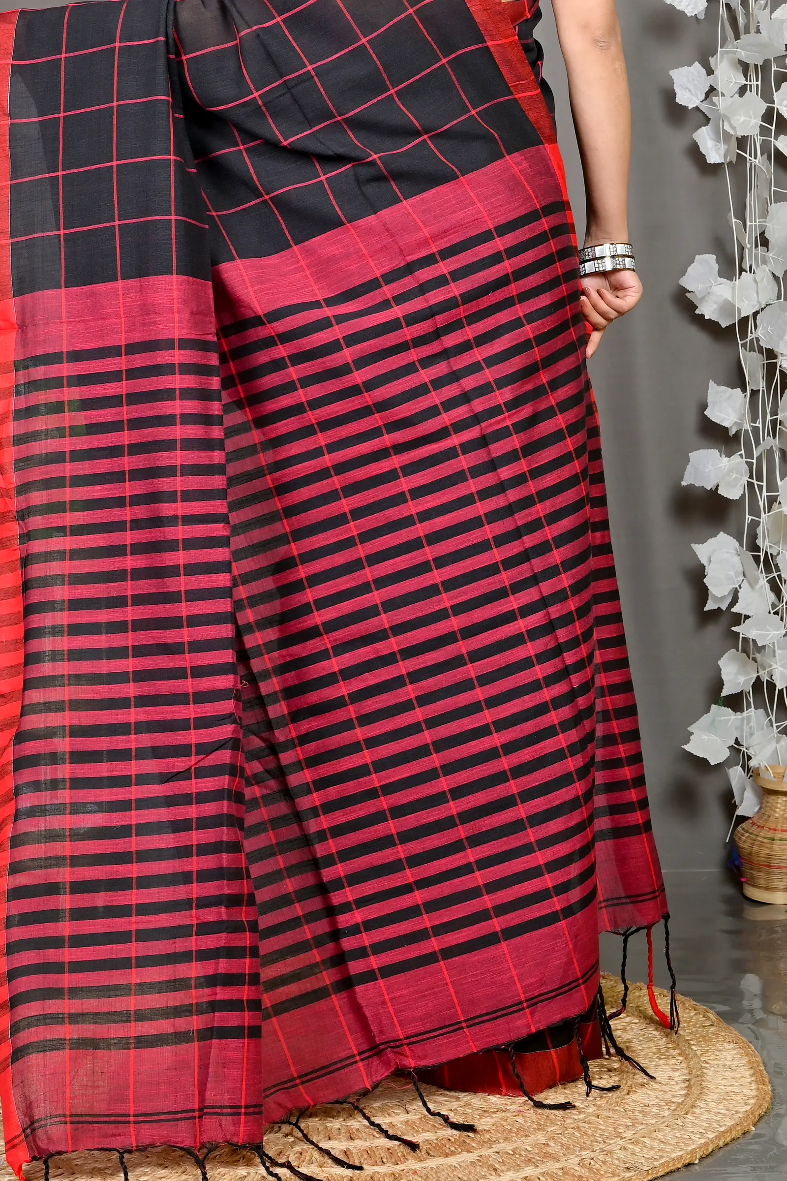Black Cotton Blended Parodhi Hand Loom Saree (483)